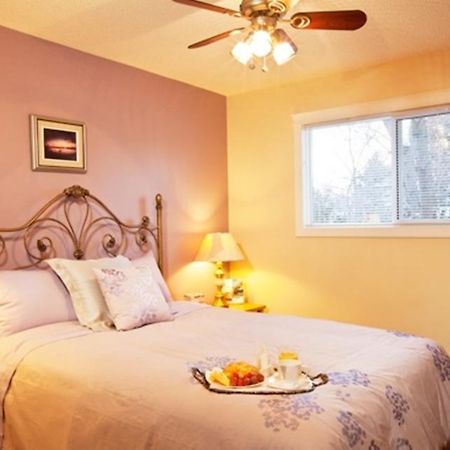 Wild Rose Bed & Breakfast Saskatoon Rum bild