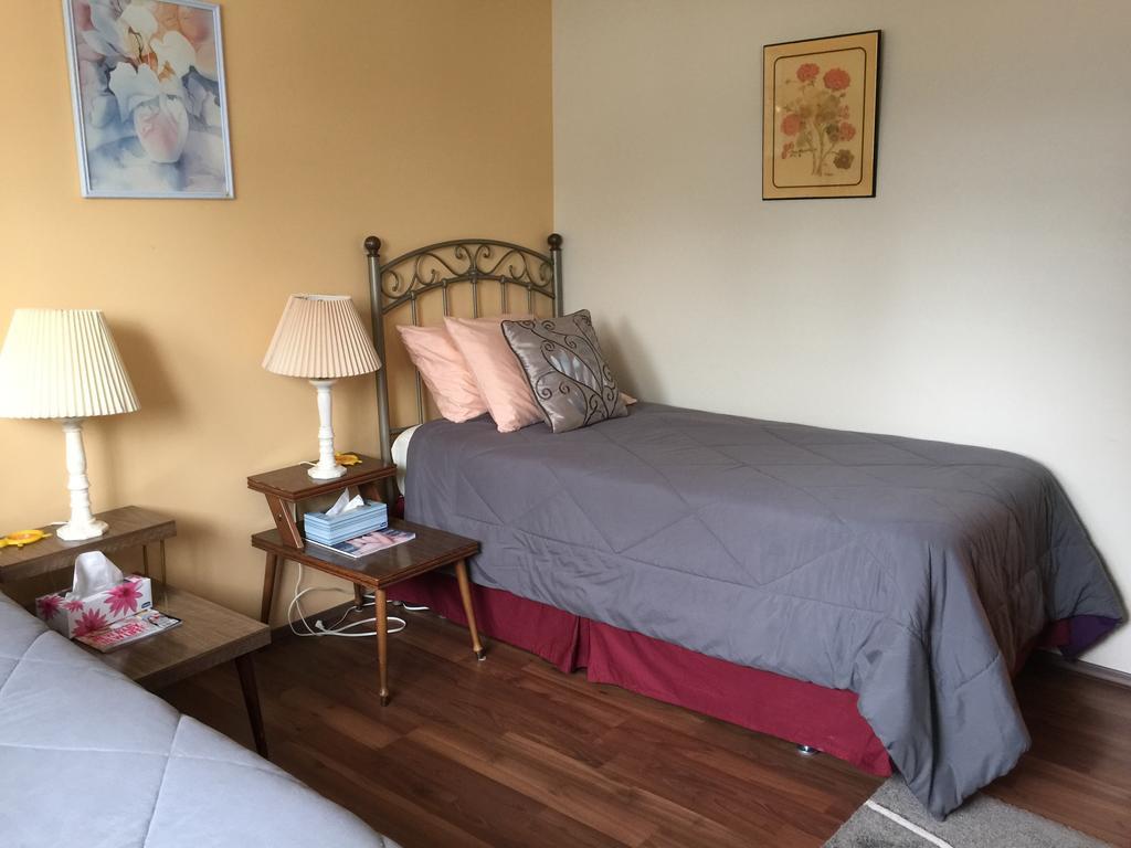 Wild Rose Bed & Breakfast Saskatoon Rum bild