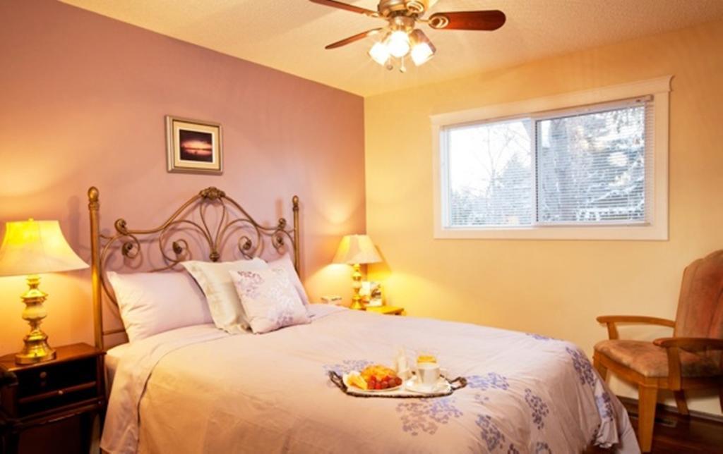 Wild Rose Bed & Breakfast Saskatoon Rum bild