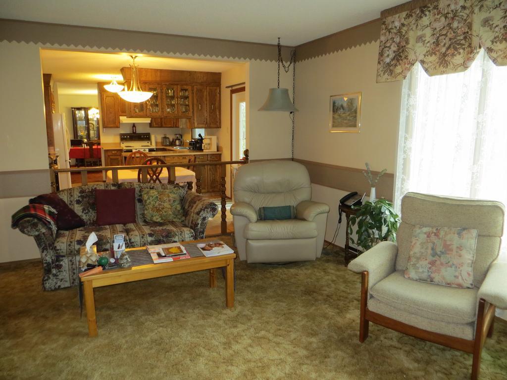 Wild Rose Bed & Breakfast Saskatoon Exteriör bild